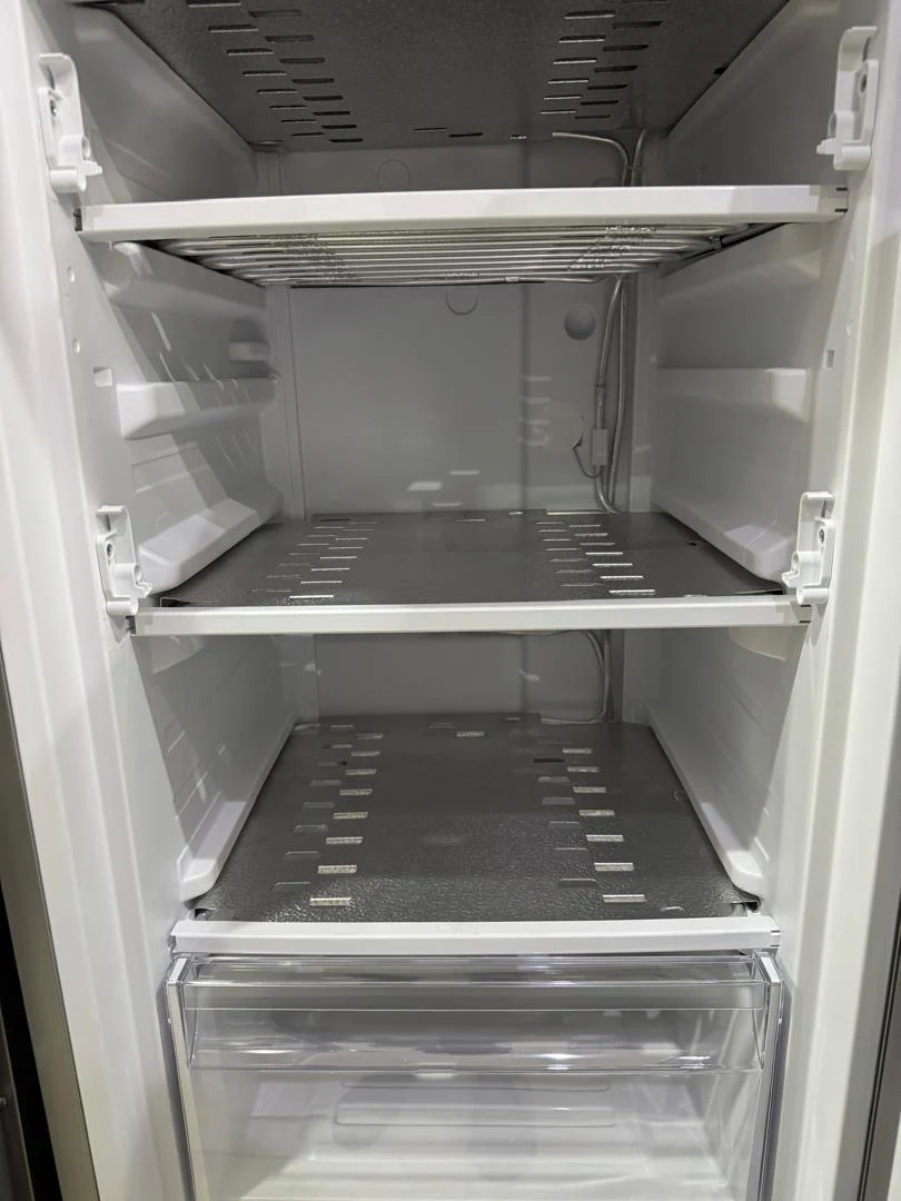 REFRIGERATEUR DESKA COMBINE 4TIROIRS PLAQUE
ALUMINIUM BF311DK/AL - Image 2